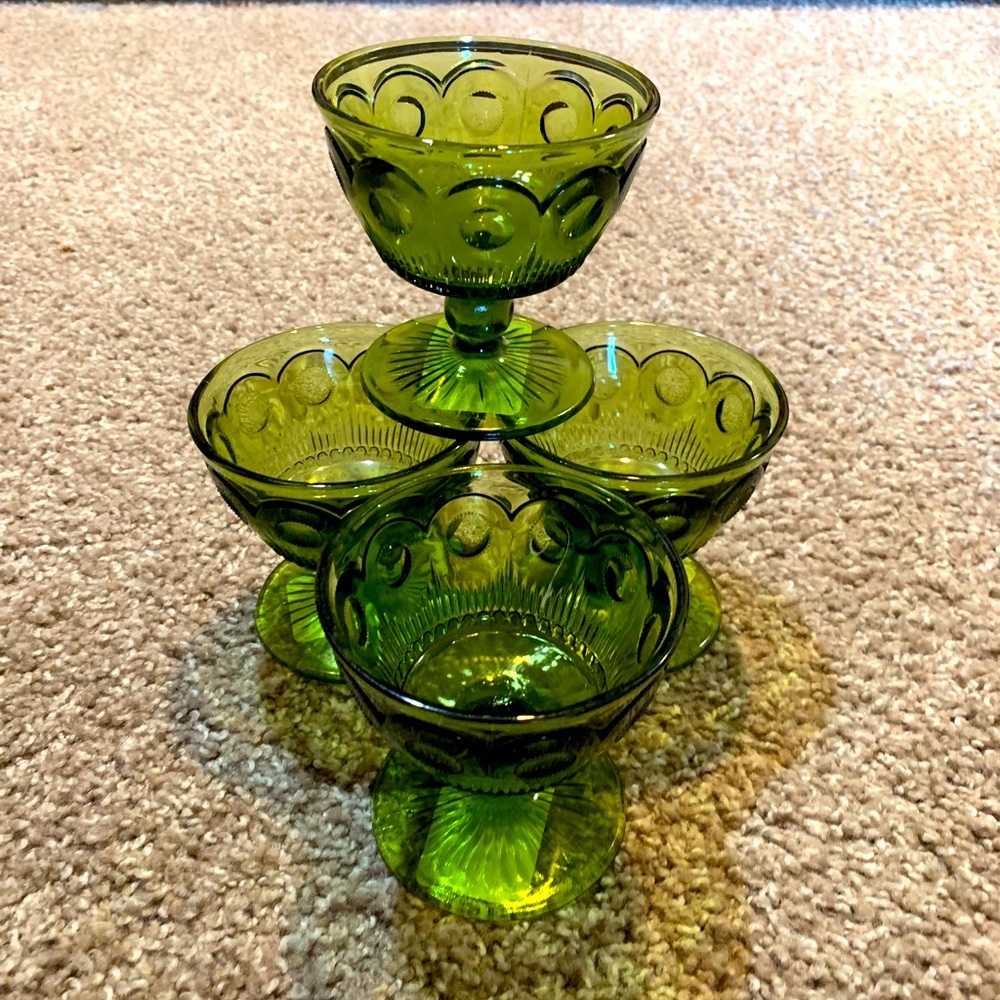 Set of 4 vintage ice cream dishes